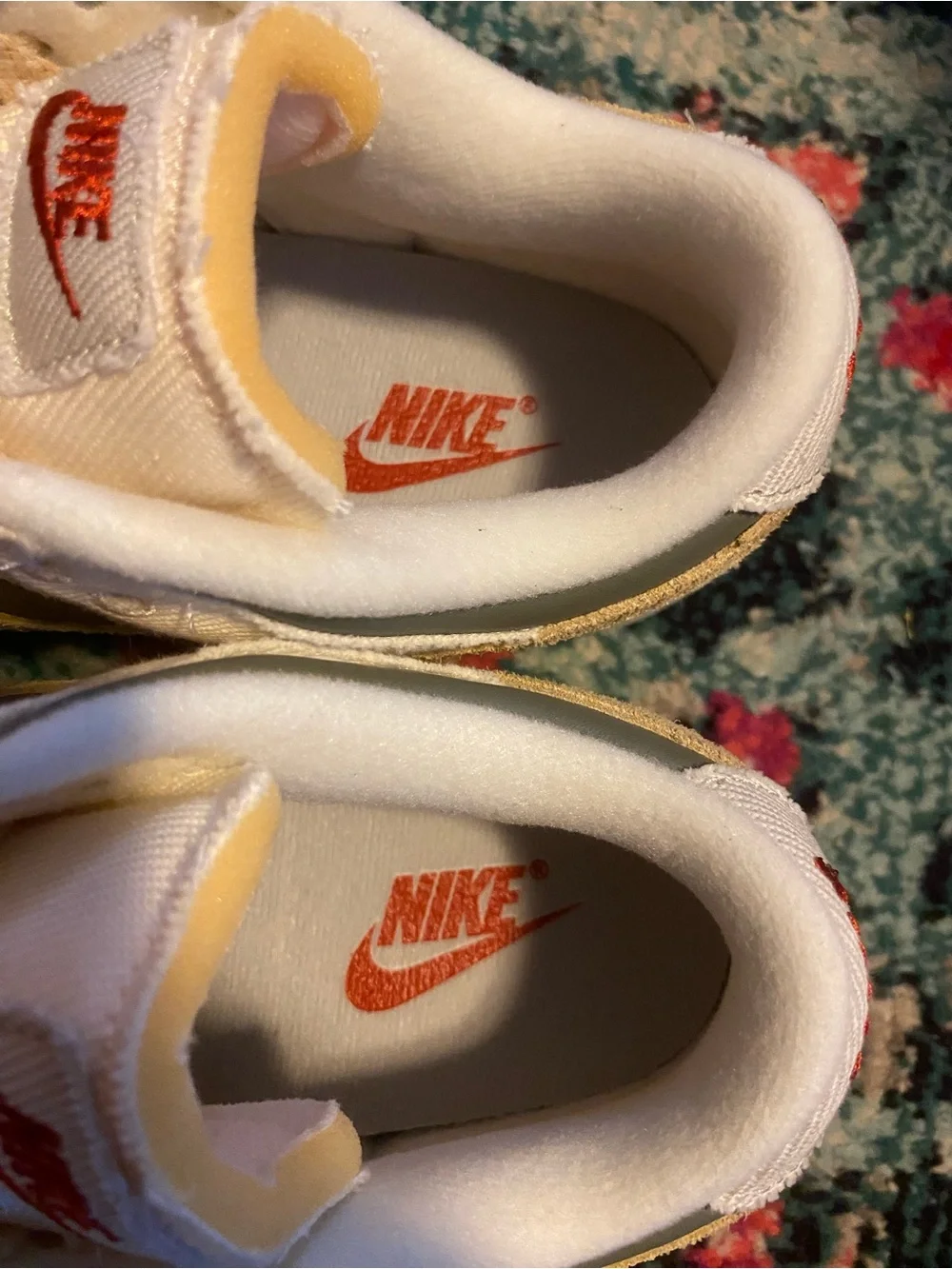 Nike Cream Low Dunk Leather And Suede Sneakers Women’s Size 9.5 Men’s Size 8